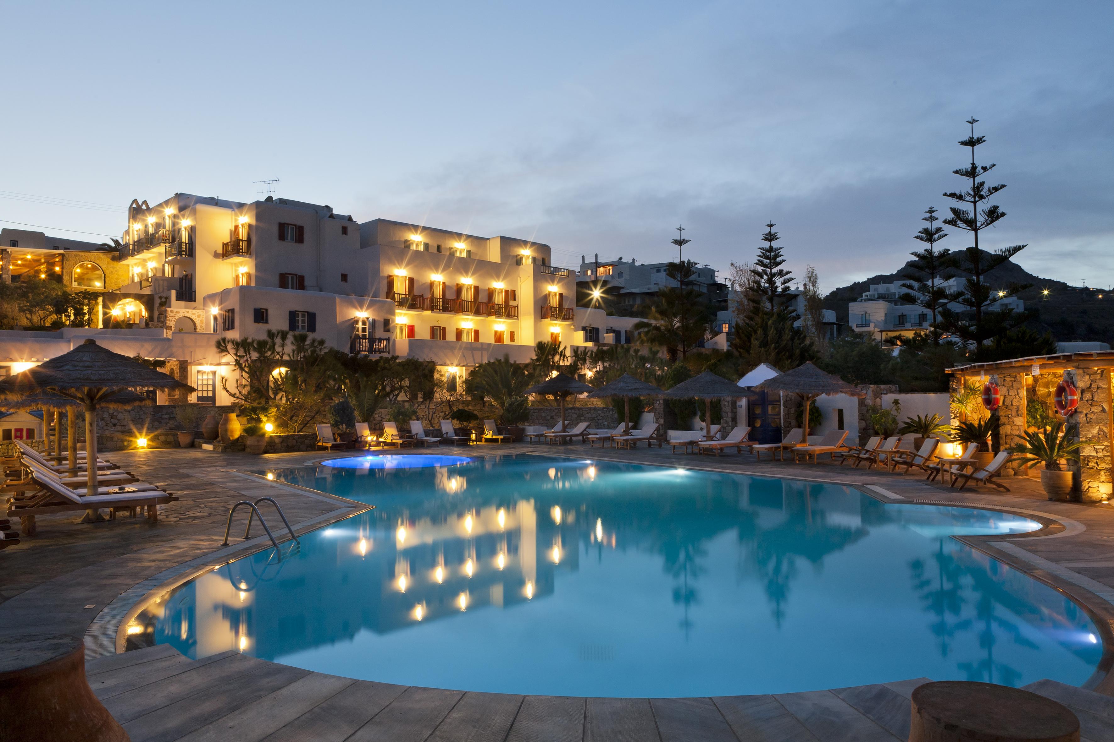 Kamari Hotel 3*