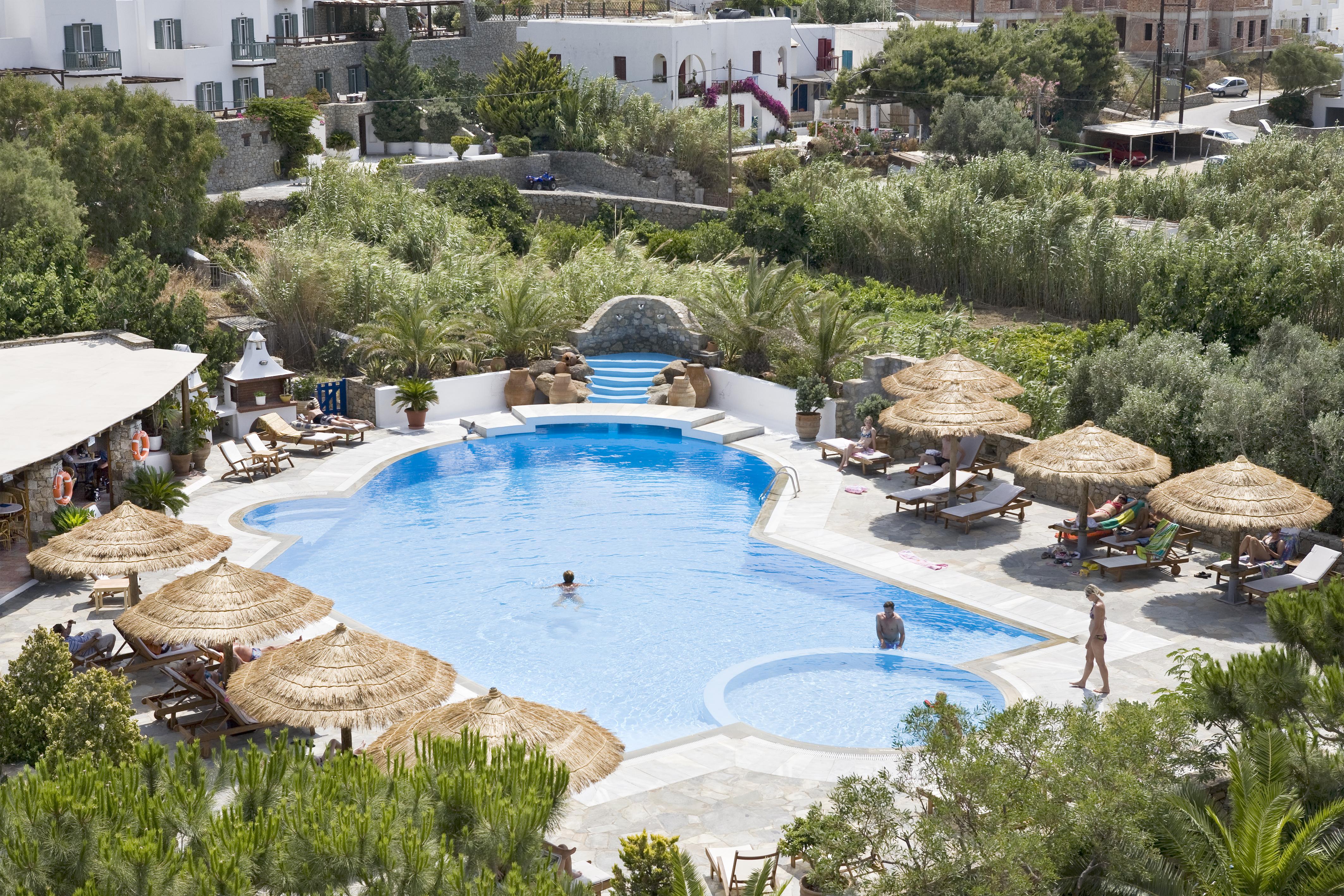 Kamari Hotel 3*